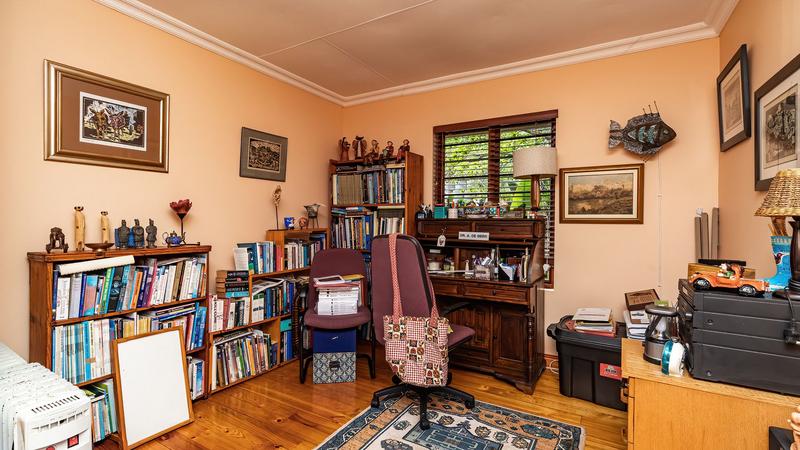 6 Bedroom Property for Sale in Outeniqua Strand Western Cape